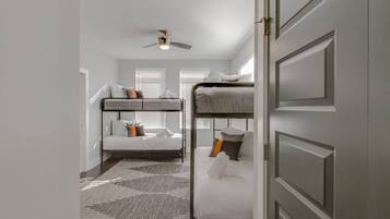 3 bedrooms, desk, iron/ironing board, travel cot