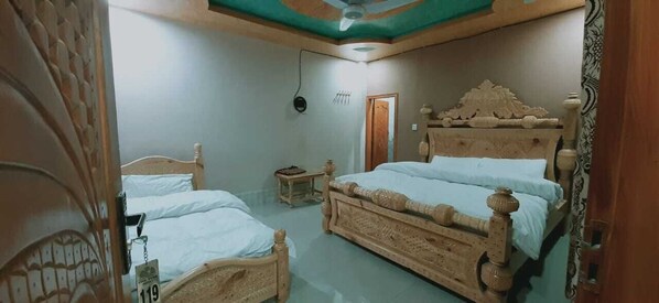 Standard Triple Room | Free WiFi, bed sheets - Fizagat View Hotel (Swat)