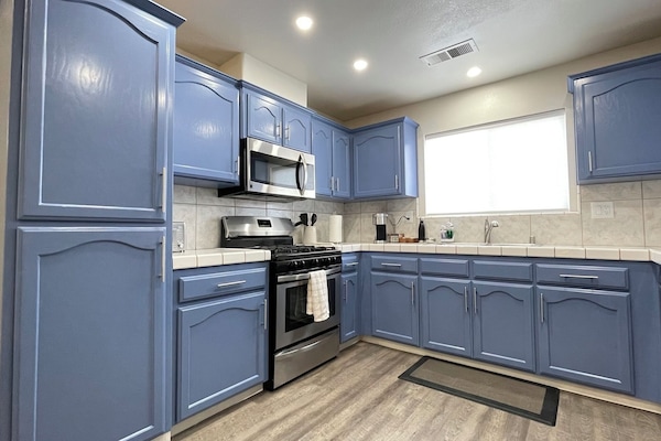 Réfrigérateur, cafetière/bouilloire