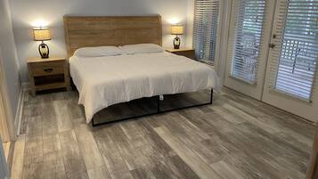 3 Schlafzimmer, Schreibtisch, Bügeleisen/Bügelbrett, Reisekinderbett