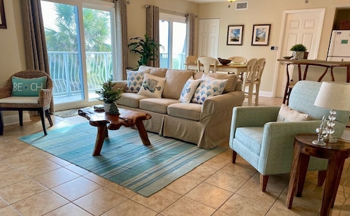 Cozy ocean front condo - New Owners