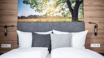 1 bedroom, premium bedding, down comforters, desk