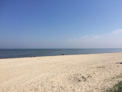 Modern and cozy small apartment centrally located and close to the beach