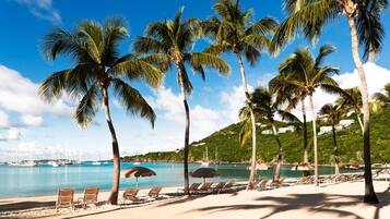 Beach nearby, sun-loungers, beach towels