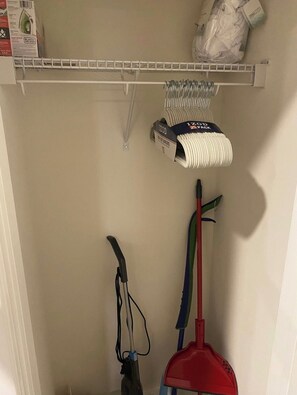 Interior - City view close to M&TRavens stadium hospital adult nightlife and kid activities (Baltimore)