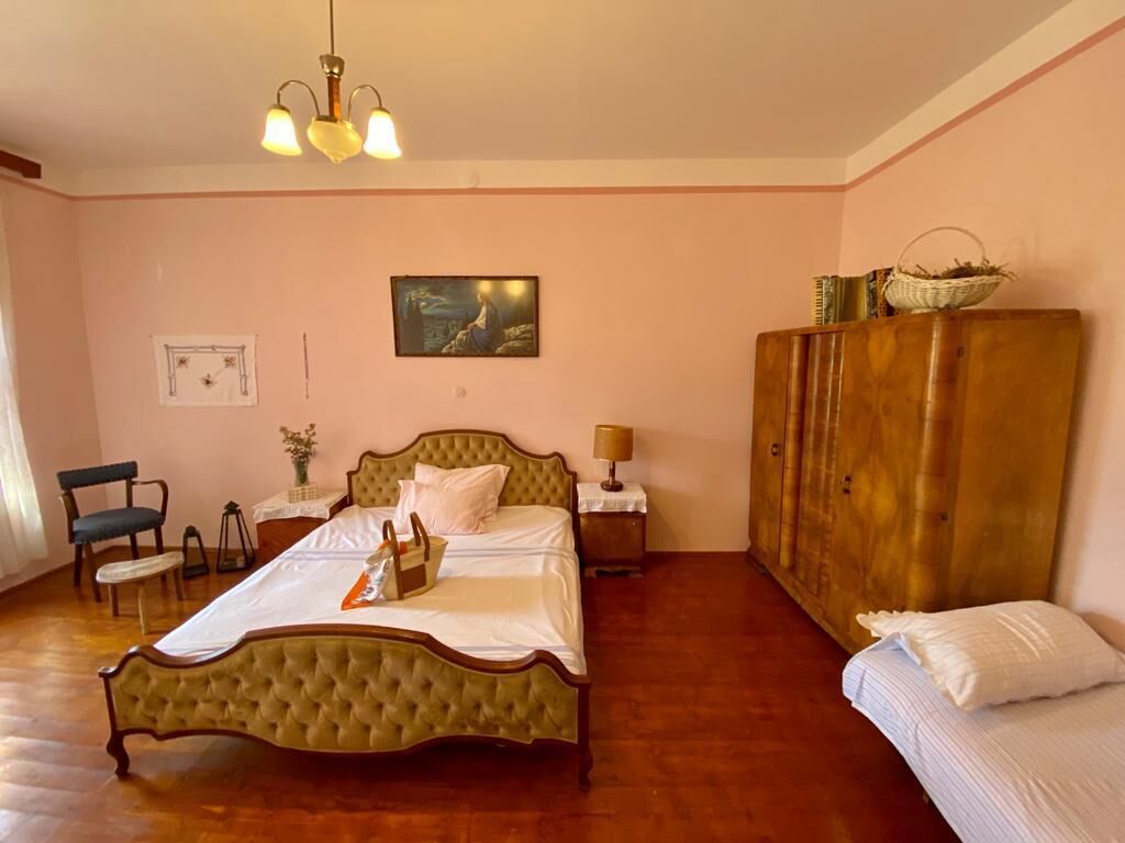 7 habitaciones y wifi 
