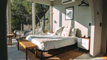 1 bedroom, desk, free WiFi, bed sheets