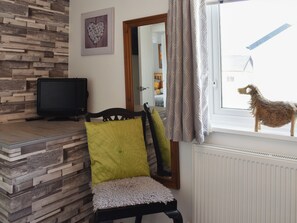 Interior - A lovely welcoming house with all the comforts of home. (Morfa Bychan)