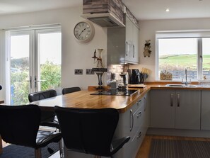Dishwasher - A lovely welcoming house with all the comforts of home. (Morfa Bychan)