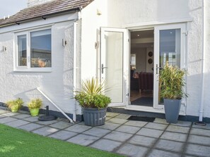 Exterior detail - A lovely welcoming house with all the comforts of home. (Morfa Bychan)