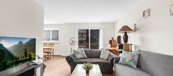 ✅️2.8 km to ROGERS Place✅️ King-2 twins-futon-cot✅️ 124 Street Arts District