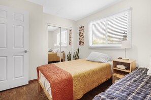 2 chambres, fer et planche à repasser, Wi-Fi gratuit, draps fournis