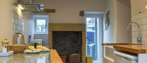 مستلزمات طهي/أطباق/أوعية