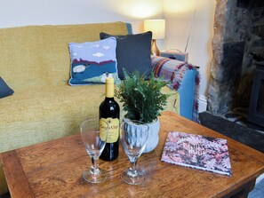 TV, fireplace - 2 bedroom accommodation in Bakewell (Bakewell)