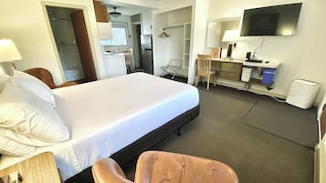 Habitación estándar, 1 cama Queen size, con acceso para personas discapacitadas, cocina | Escritorio, cortinas blackout y insonorización
