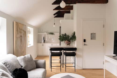 Luxury-Studiosuite, 1 Queen-Bett | Eigene Küche | Großer Kühlschrank, Mikrowelle, Ofen, Herdplatte