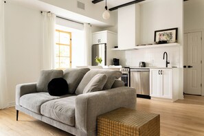 Premium bedding, down comforters, memory foam beds - Maison Rasco by Luxury In Transit (Montreal)