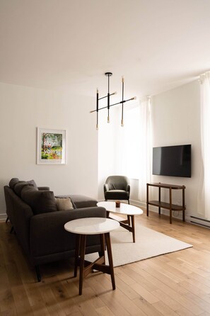 Premium bedding, down comforters, memory foam beds - Maison Rasco by Luxury In Transit (Montreal)