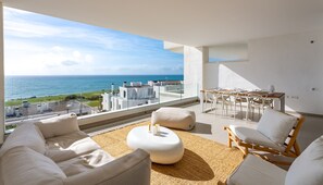 Interior - Apartment overlooking the sea and Golf Links La Hacienda (San Roque)