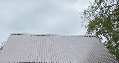 Cajun Country at its best. Private Acadian style guest house on estate property.