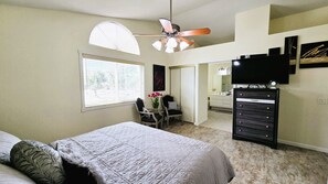 4 bedrooms, iron/ironing board, free WiFi, bed sheets - SantaFe Desert Oasis: Saltwater Pool, EV Charger, Near Coachella & Tennis Garden (Indio)
