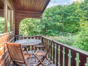 Outdoor dining - Scandinavian Lodge - UK37188 (Kenwick, near Louth)