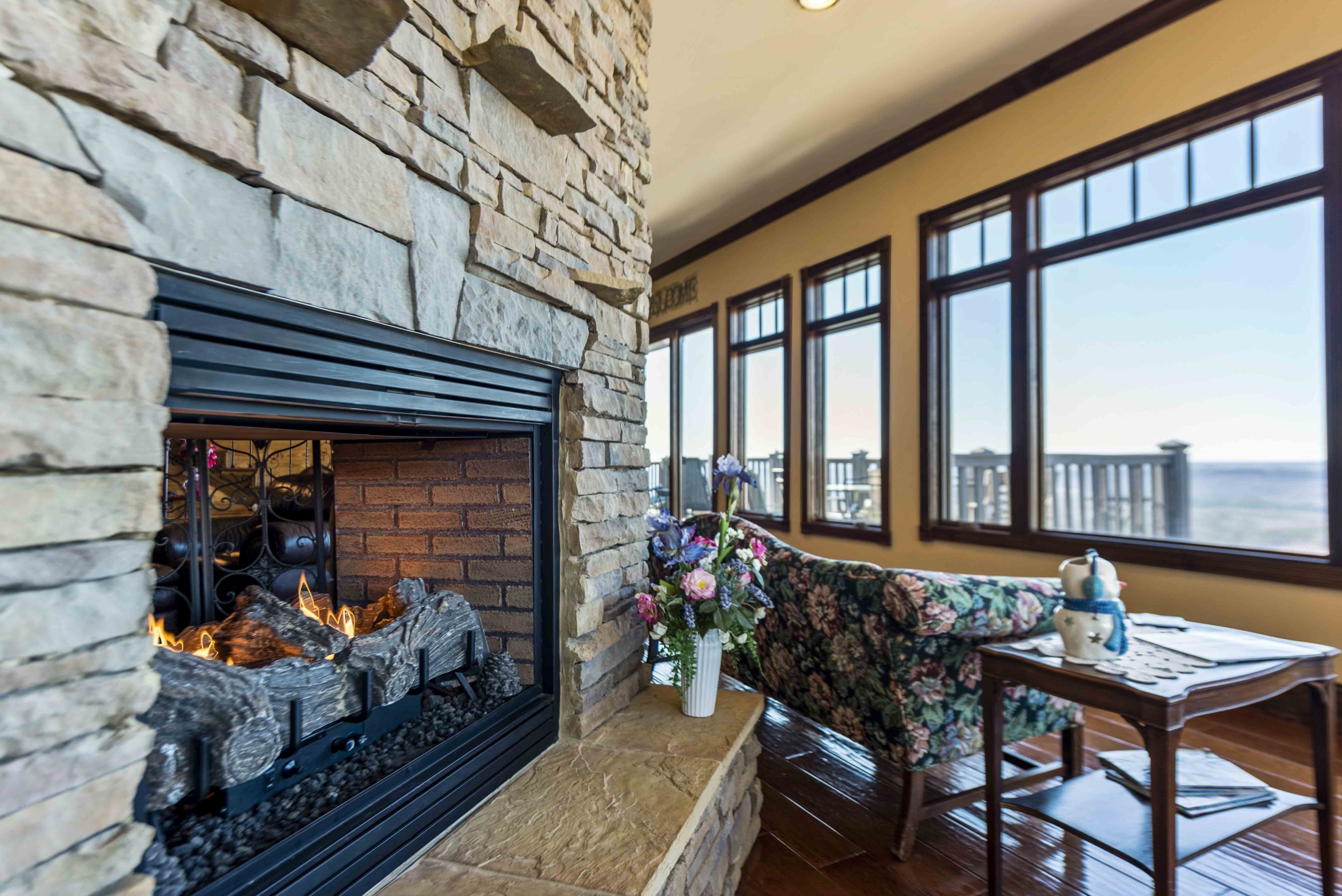 Suite Lookout at the Mentone Mountain View Inn