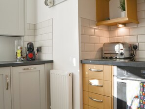 Dishwasher, high chair, freezer - 2 bedroom accommodation in Keswick (Keswick)