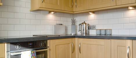 食器洗い機、ハイチェア、冷凍庫