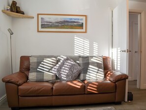 Unclassified image, 4 of 18, button