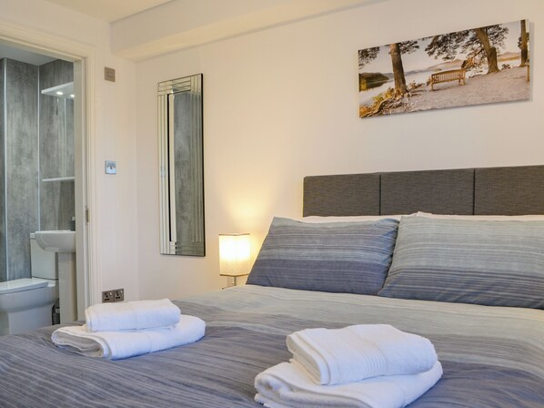 2 habitaciones, wifi gratis y ropa de cama 