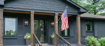 Stylish private home, 1 mile from Historic Downtown Franklin, TN