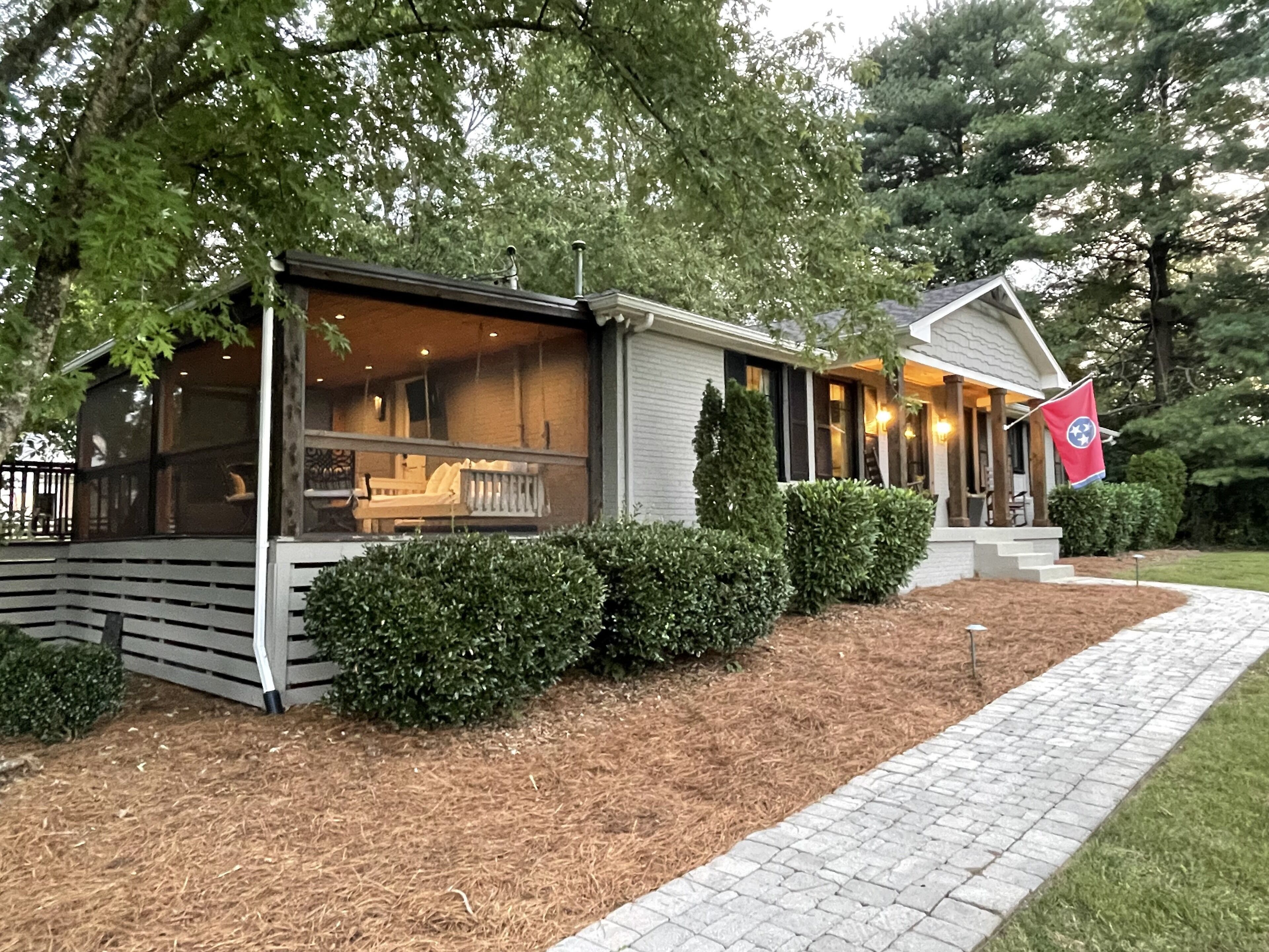 Stylish private home, 1 mile from Historic Downtown Franklin, TN