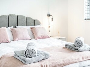 4 Schlafzimmer, kostenloses WLAN, Bettwäsche