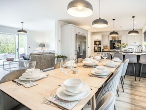 Dining - Picked for its tranquil location, private hot tub and views over the meadows. (Gelli, near Narberth)