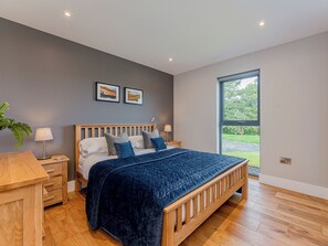 4 bedrooms, free WiFi, bed sheets