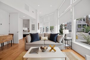 尊贵套房, 一层 | 1 多间卧室、高档床上用品、羽绒被、记忆海绵床垫