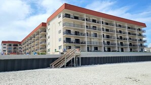 Unclassified image, 2 of 40, button - 108 - 2 BR Poolside Great View (New Smyrna Beach)