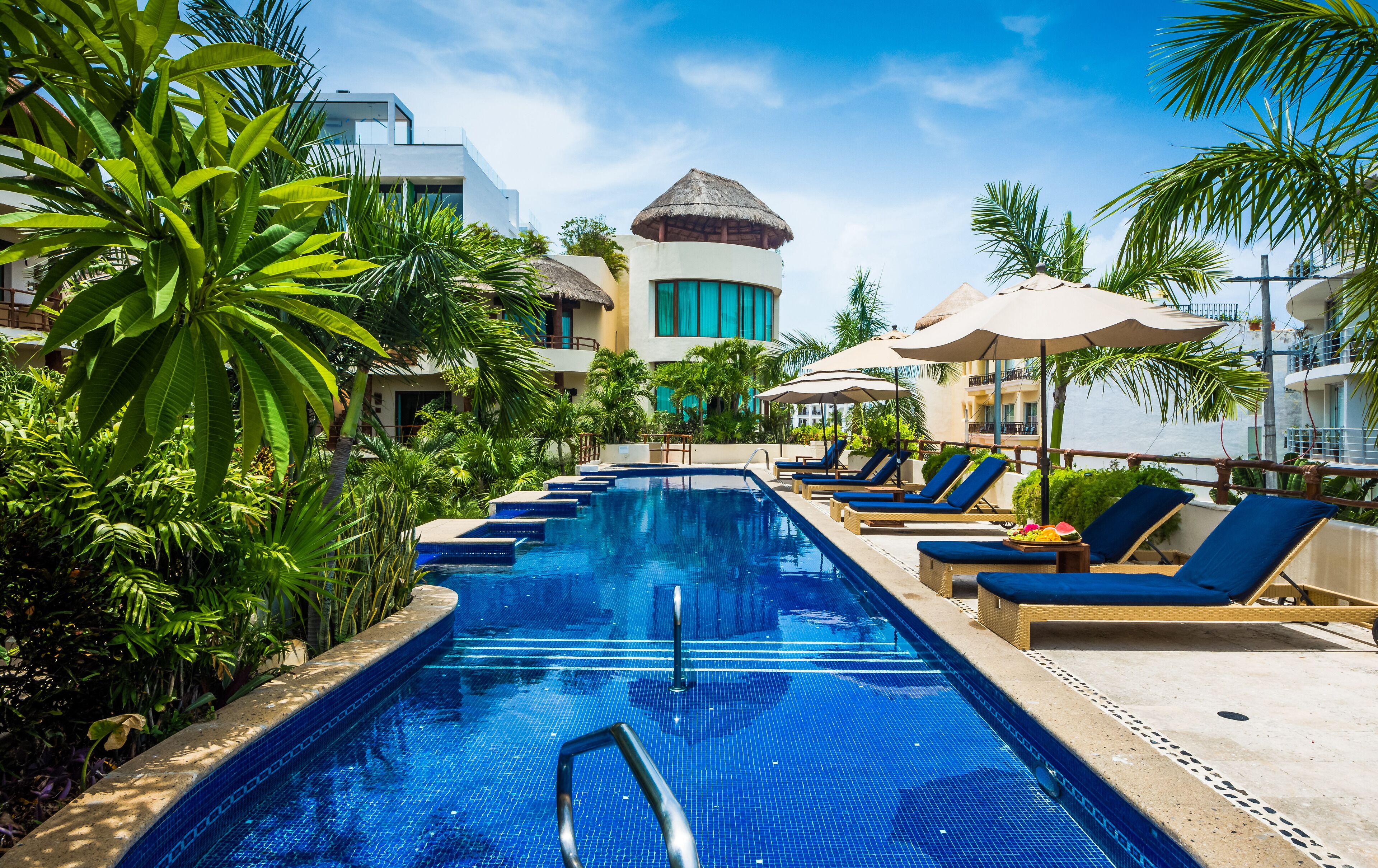 Piscina all'aperto, una piscina riscaldata