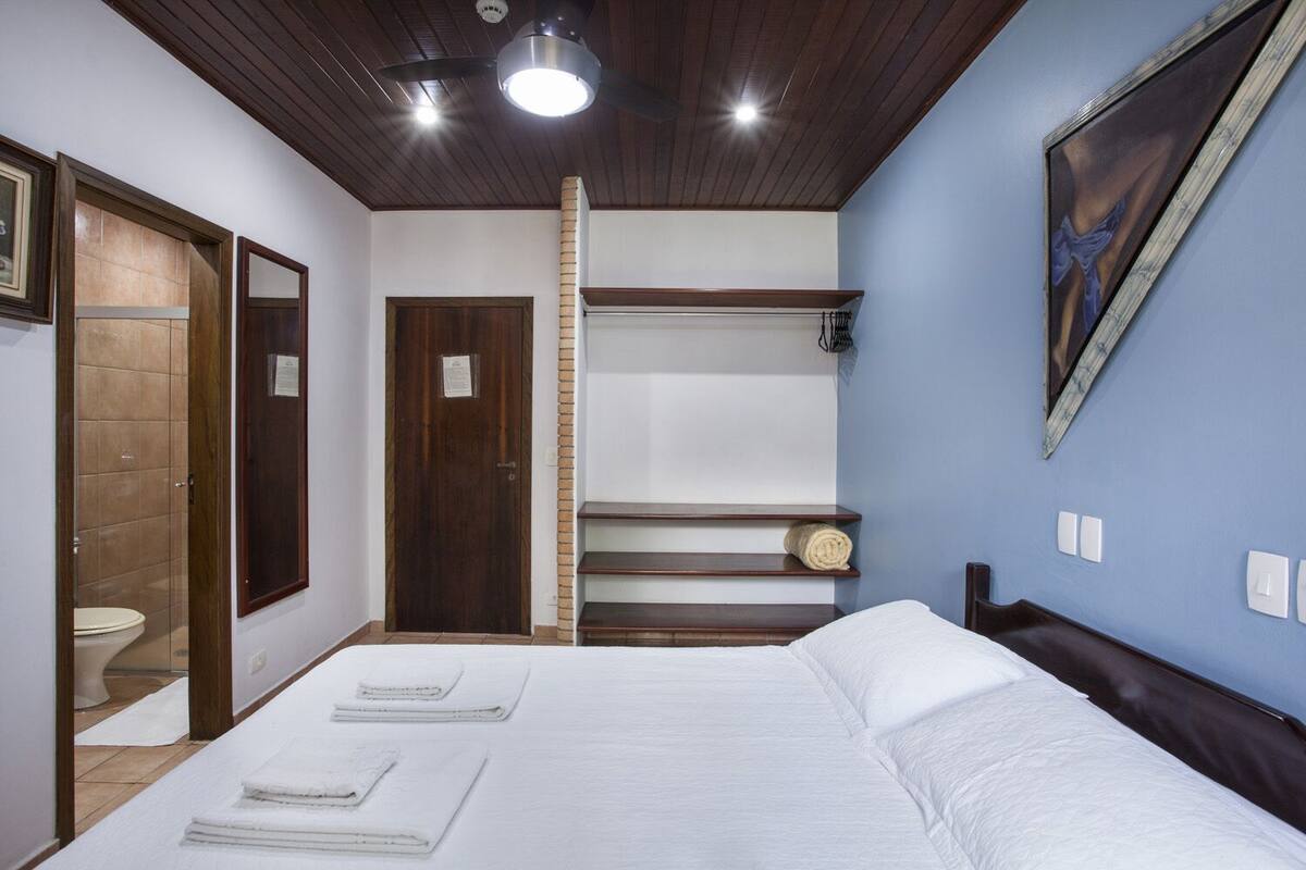 In-room safe, free WiFi, bed sheets