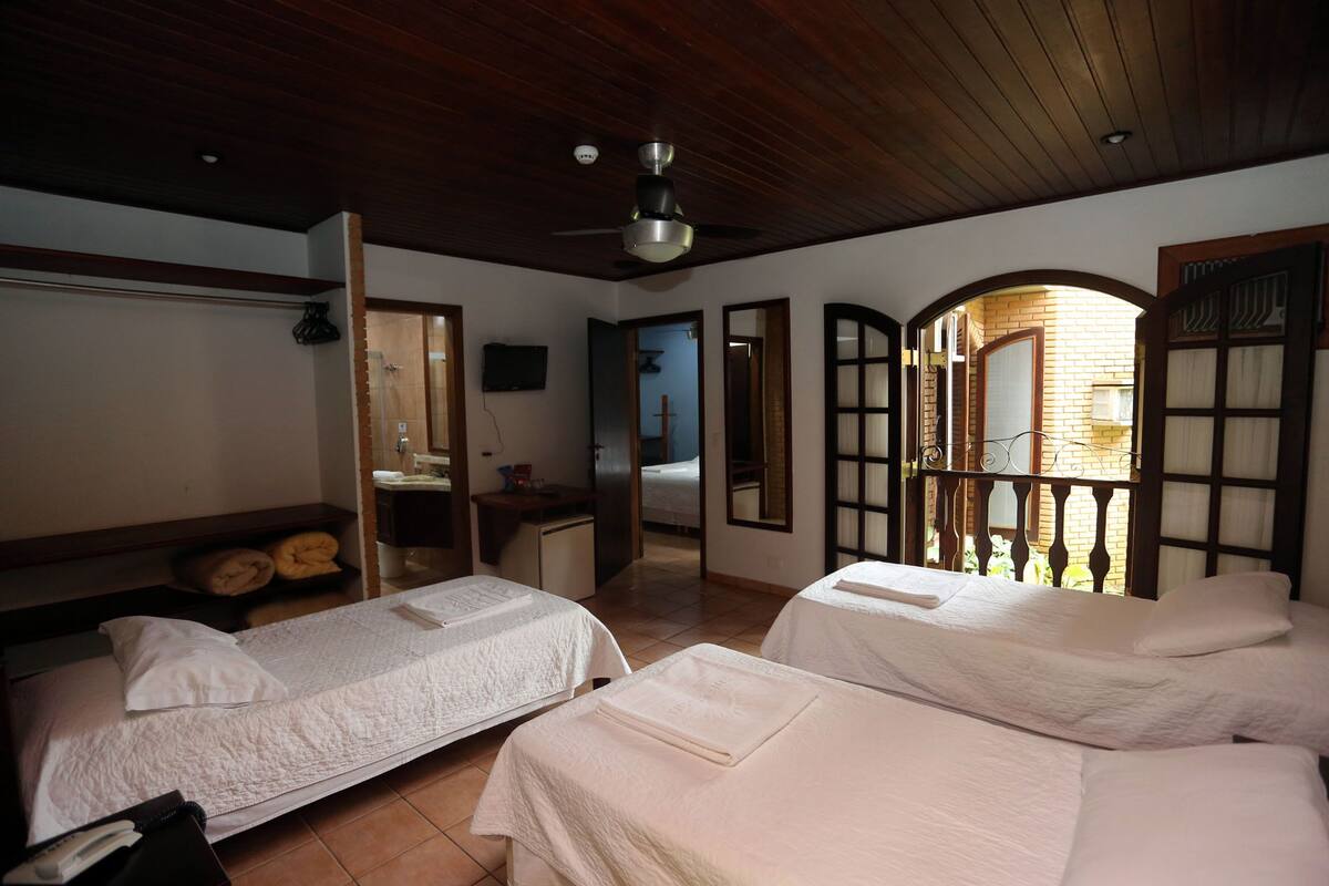 In-room safe, free WiFi, bed sheets