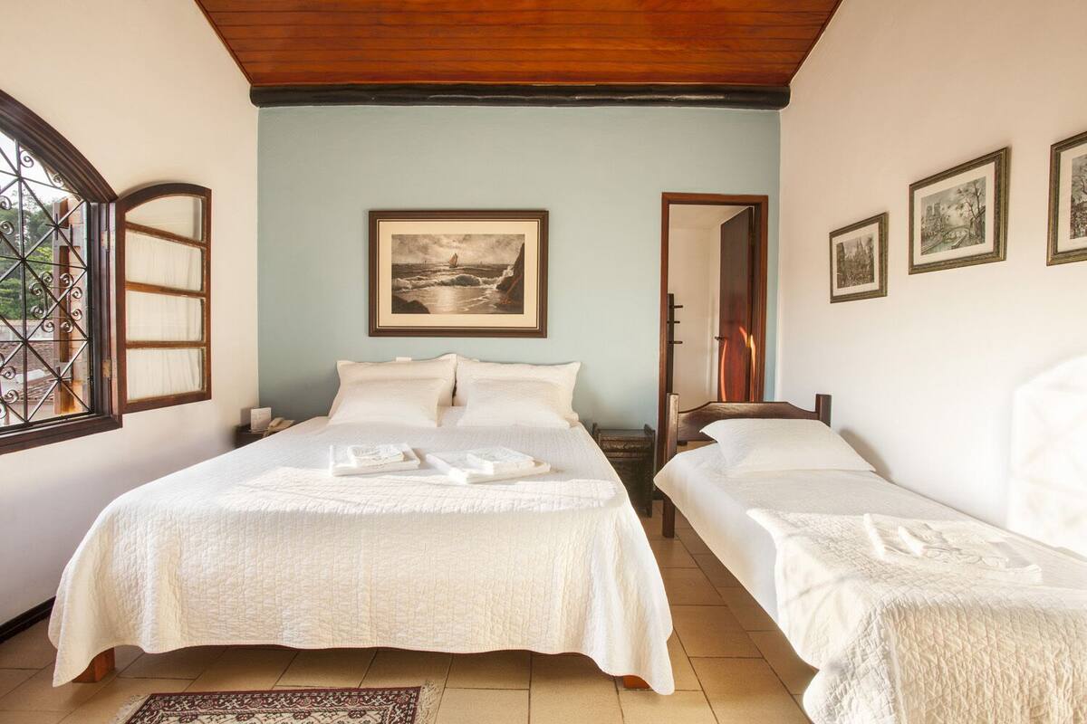 In-room safe, free WiFi, bed sheets