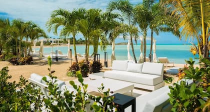 Villa PM TCI, a 30,000sq/ft Mansion, Fully Staffed, includes Chef, Sleeps 18+ppl