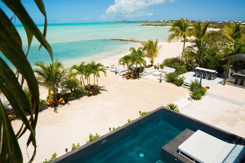 Villa PM TCI, a 30,000sq/ft Mansion, Fully Staffed, includes Chef, Sleeps 18+ppl