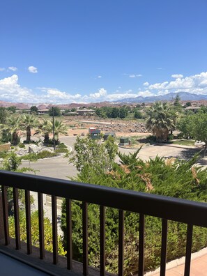 Property grounds - Modern Condo on Sunbrook Golf Course (St. George)