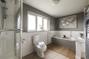Bathroom - The Nooke at Bogee Farm - sleeps 2 guests  in 1 bedroom (Wadebridge)