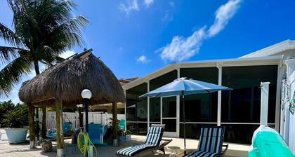 RITA'S PARADISE 37.5' DOCK-ICE MAKER-Cabana Club-TIKI HUT-Screen Porch-Bait Frez