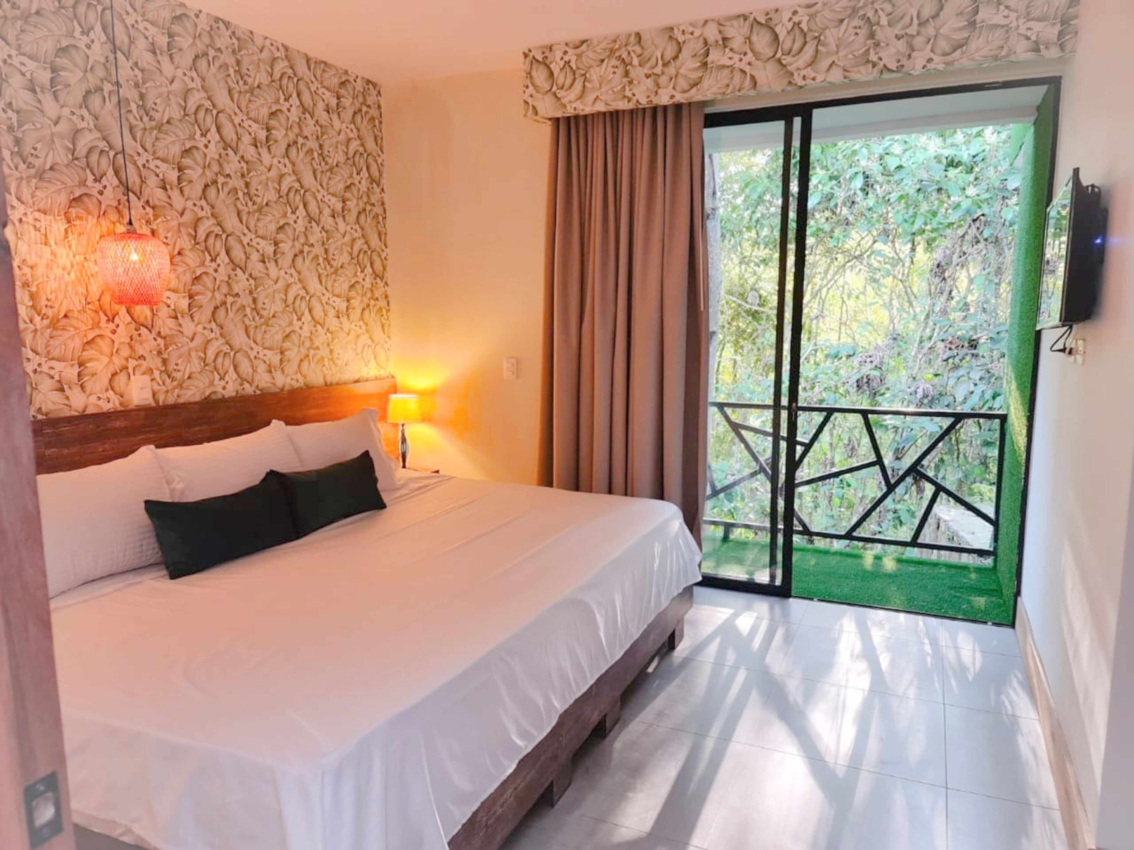 Egyptian cotton sheets, premium bedding, minibar, in-room safe