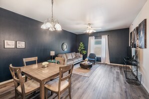 Interior - AA3 10% OFF Updated 2BR Apt Near Medical Center Fast WiFi With Parking (San Antonio)