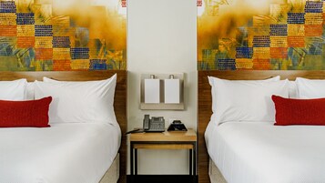 标准双人房 | 客房内保险箱、遮光窗帘、隔音、熨斗/熨衣板